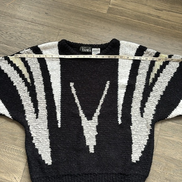 🔥Andolini for Tamra🔥 | Black and white vintage knit sweater - Picture 7 of 10